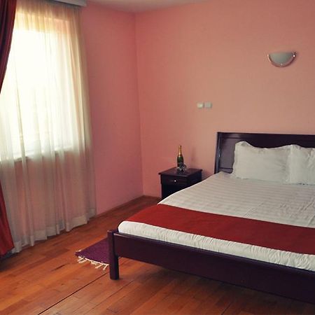 Hotel Satelit Kumanova Dış mekan fotoğraf