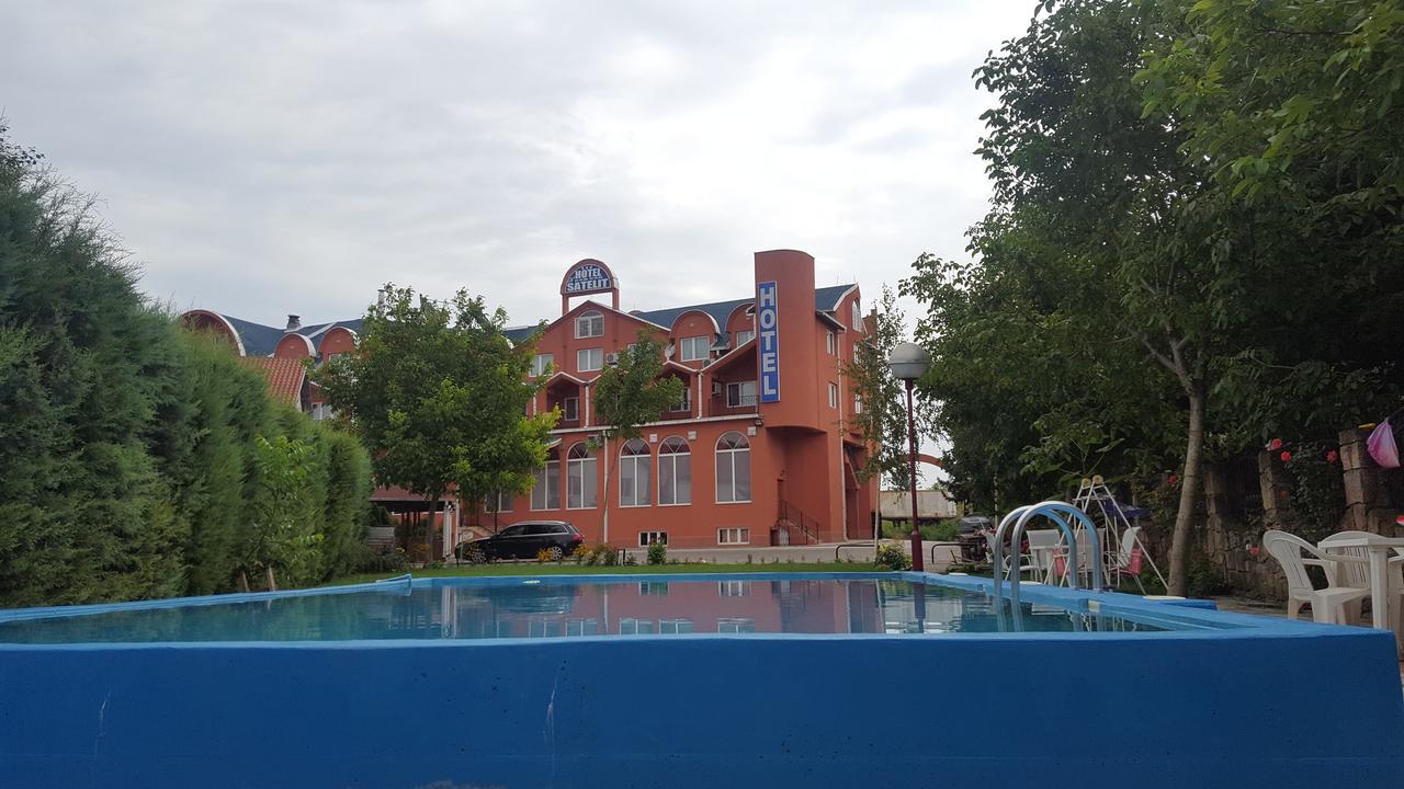 Hotel Satelit Kumanova Dış mekan fotoğraf