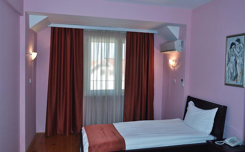 Hotel Satelit Kumanova Dış mekan fotoğraf