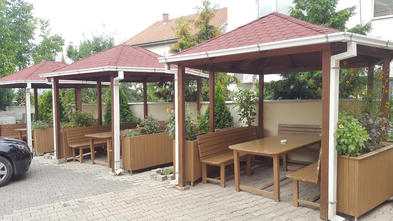 Hotel Satelit Kumanova Dış mekan fotoğraf