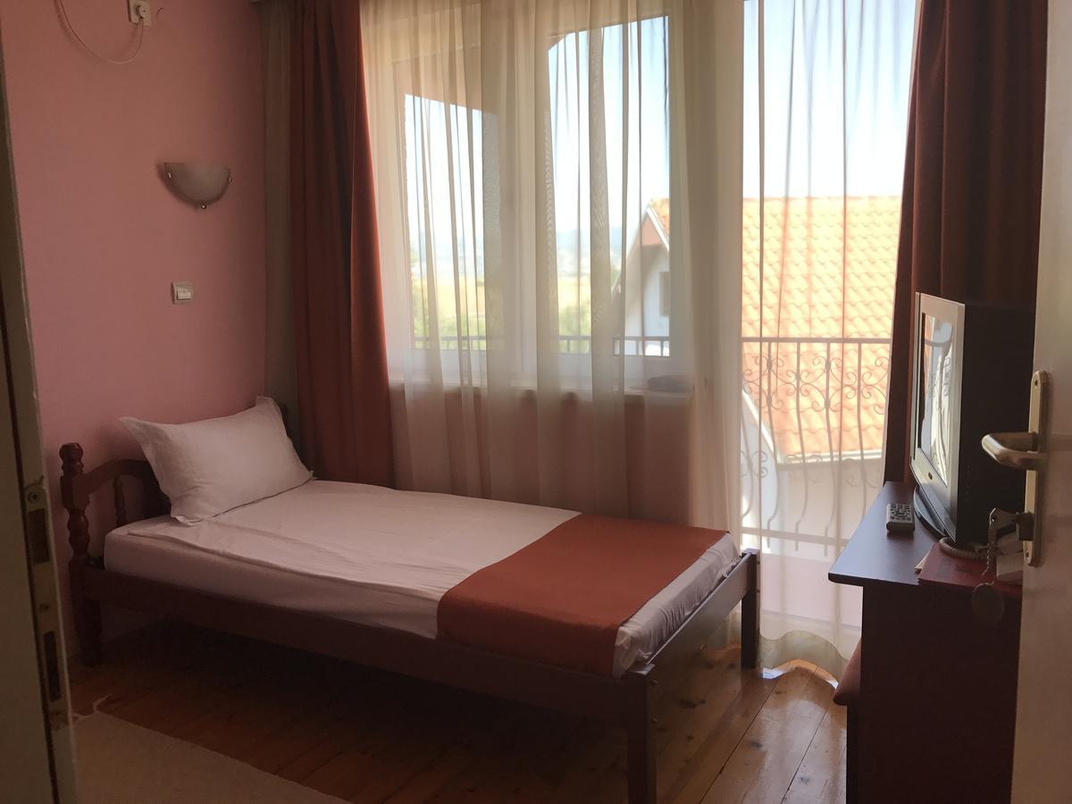 Hotel Satelit Kumanova Dış mekan fotoğraf